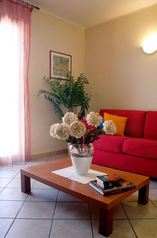 Motta Residence Hotel Motta SantʼAnastasia Chambre photo