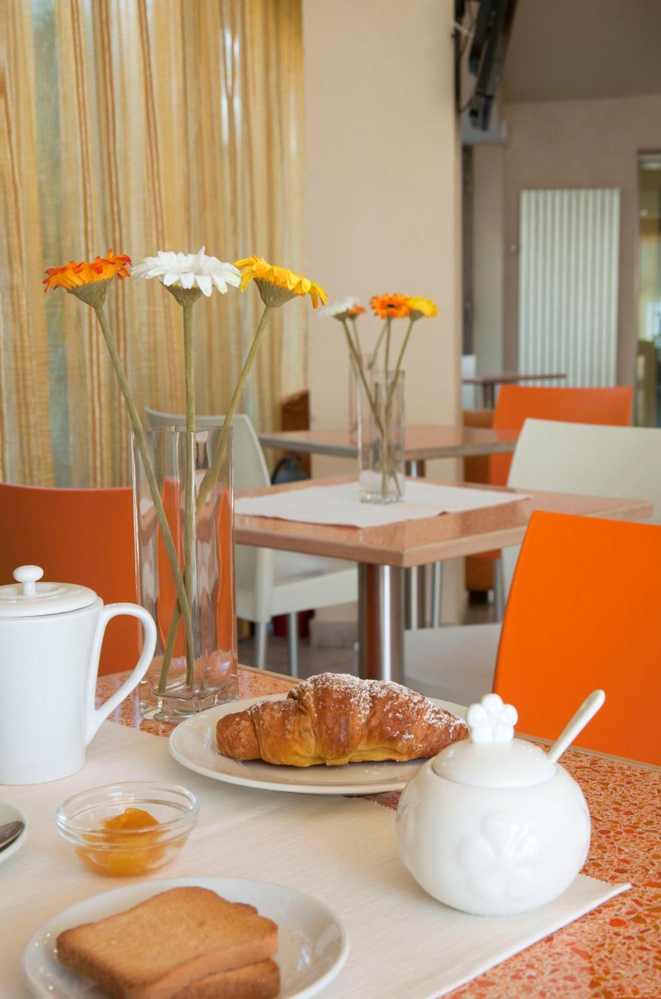 Motta Residence Hotel Motta SantʼAnastasia Extérieur photo