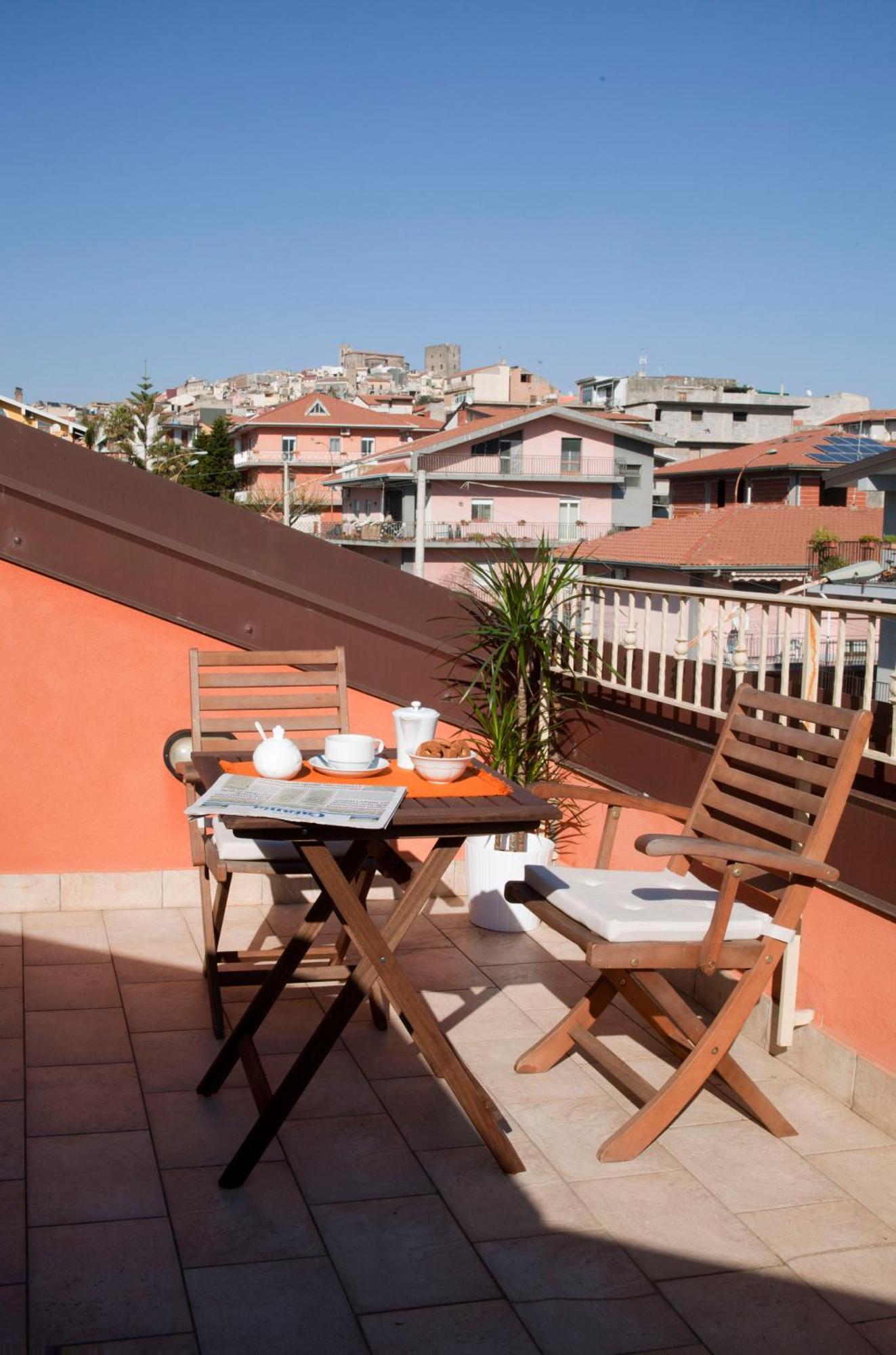 Motta Residence Hotel Motta SantʼAnastasia Extérieur photo