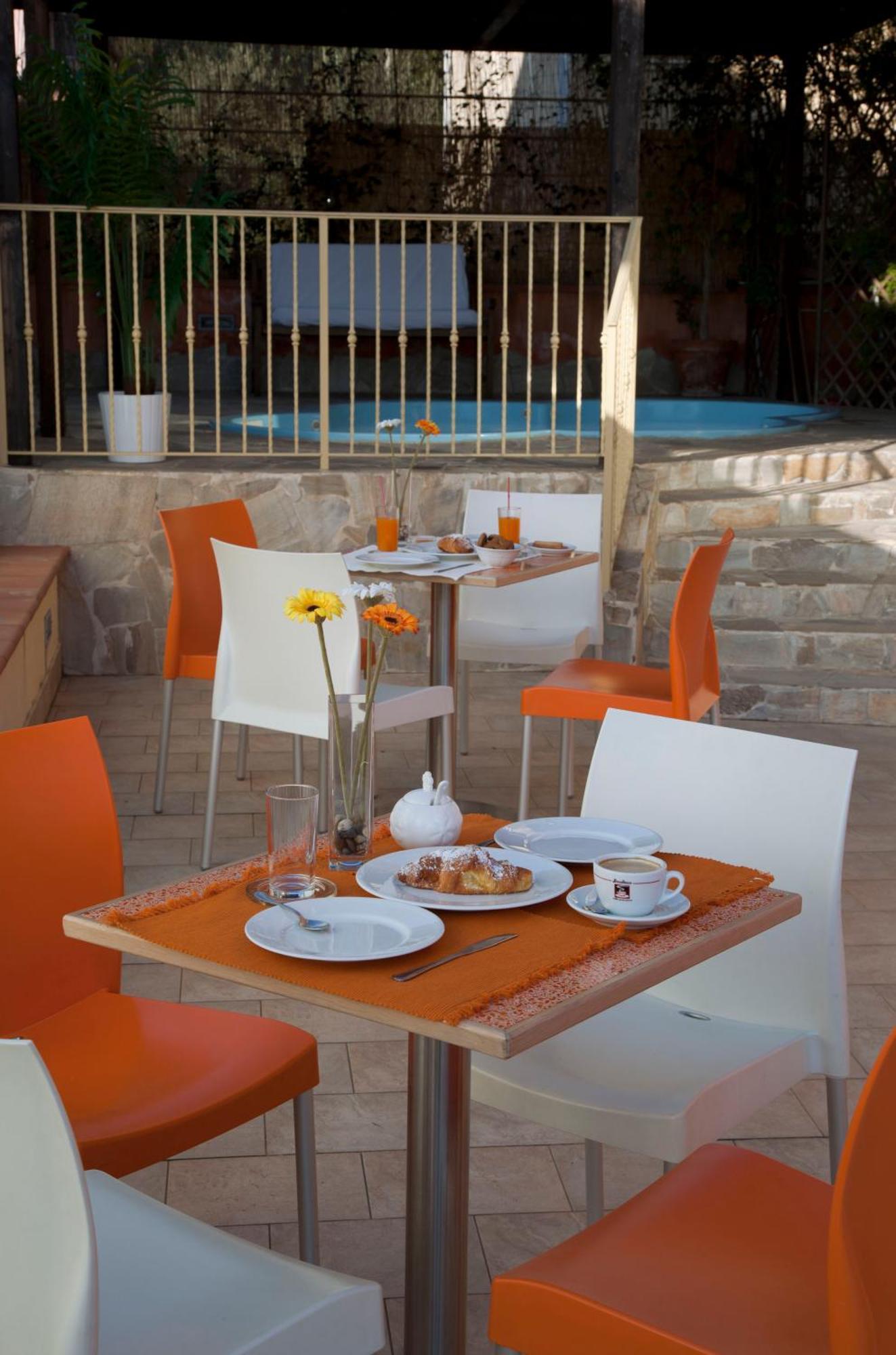 Motta Residence Hotel Motta SantʼAnastasia Extérieur photo