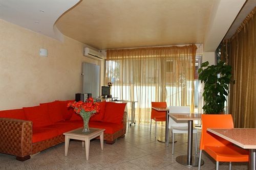 Motta Residence Hotel Motta SantʼAnastasia Extérieur photo